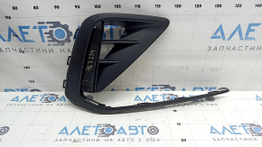 Right bumper grille for a VW Jetta 2025-2026 without fog lights, cracked, broken mount