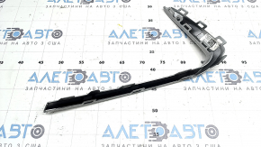 Right front bumper grille molding for VW Jetta 25-26, silver