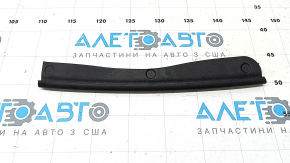 The front right hood seal on an Audi A6 C8 19-24 is broken.
