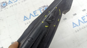 Right door-wing seal for VW Jetta 19-26, broken fasteners