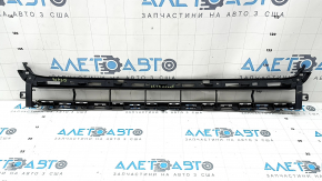 The lower grille of the front bumper of the Audi A6 C8 19-25 S-Line is broken.