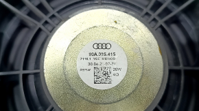The front left door speaker of the Audi Q5 80A 18-24 has a broken mount.