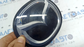 Mazda 3 19-26 radiator grille emblem under radar, chips, cracked