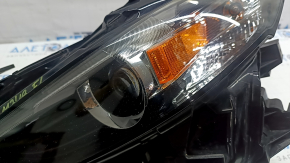 Mazda 3 19-23 xenon front left headlight assembly, needs polishing, varnish peeling off