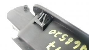 The fuel filler flap housing of the Audi A4 B9 17-25 has a broken mount.