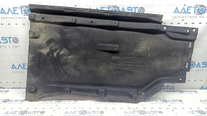 The left underbody protection of the Audi A4 B9 17-25 is worn out.