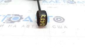 The left engine mount for an Audi A4 B9 17-25 2.0T is rusty and has microcracks.