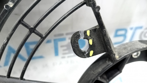The diffuser radiator shroud is bare for Toyota Prius 50 16-22, the fasteners are broken.