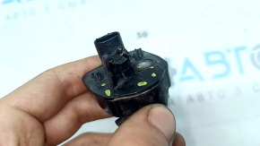 The left door sill light module for a BMW 3 G20 19-26 has a broken mount.