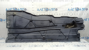 The right underbody protection of the VW Jetta 19-26 is worn out.