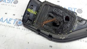 The right inner tailgate light of a Ford Escape MK4 23-26 has a melted housing and connection plug.