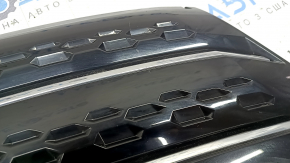 Radiator grill with Mitsubishi Outlander 22-26 emblem, chrome moldings with seals, scratches
