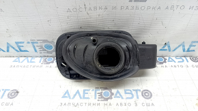 The fuel filler flap housing of the Audi Q5 80A 18-24 is broken.