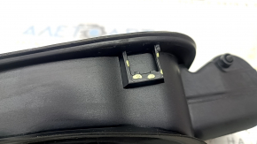 The fuel filler flap housing of the Audi Q5 80A 18-24 is broken.