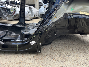 The left rear fender of the Audi Q5 80A 18-24 is cut and dented.