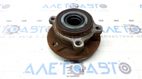 Jeep Compass 23-26 front right hub rusty