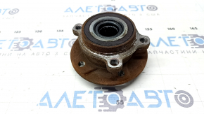Jeep Compass 23-26 front left hub rusty