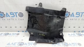 The front left arch protection of the Mazda 3 19-26 is worn out.