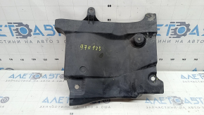 The front right arch protection of Mazda 3 19-26 is worn and torn.