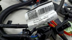 Volvo XC60 22-26 underhood wiring with fuse box and distributor