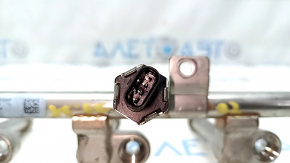 Volvo XC60 22-26 B5, B6 fuel rail with sensor