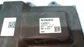 The ECU engine computer unit of the Volvo XC60 22-26 B6 has broken connectors.