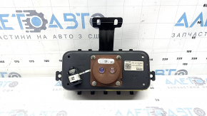 The passenger airbag in the dashboard of a Kia Sportage 23-25 has a rusty squib.