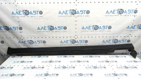 Left threshold for Kia Sportage 23-26, structure with seal and mudguard, worn seal, scratches, cracked mount