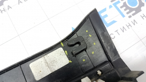 Left threshold for Kia Sportage 23-26, structure with seal and mudguard, worn seal, scratches, cracked mount