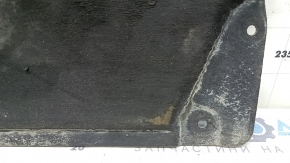 The rear engine guard of the BMW 3 G20 19-26 RWD is worn out.