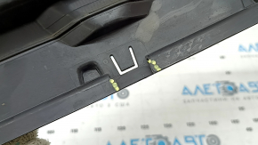 The upper radiator deflector of the Volvo XC60 22-26 is broken, a fragment is missing
