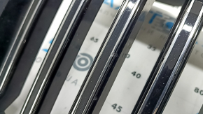Volvo XC60 22-23 chrome radiator grille with badge, under the camera, bumps, broken mount, crack in the emblem