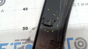 Rear right fender arch trim for Hyundai Santa Fe 24-26, black, with reflector, cracked fasteners