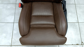Volvo XC60 22-26 driver's seat with airbag, electric, heated, ventilated, brown Nappa leather with perforation and knee support, wrinkled