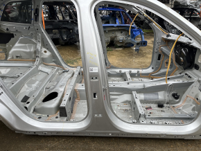 Volvo XC90 16-26 right center body pillar on the body, bumper