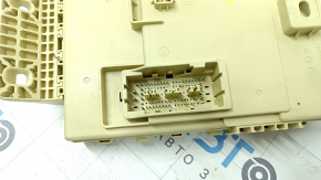 Hyundai Santa Fe 24-26 HEV under-dash fuse box