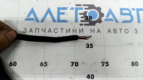 The left tailgate wiring harness for a Hyundai Santa Fe 2024-2026 has a broken connector.