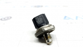 Kia Sportage 23-26 2.5 fuel pressure sensor on the fuel rail
