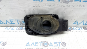 The fuel filler flap housing of the Audi A5 F5 18-25 5D has a torn seal.