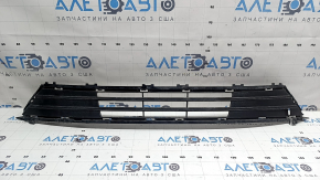 Ford Fusion mk5 17-18 front bumper lower grille structure, cracked