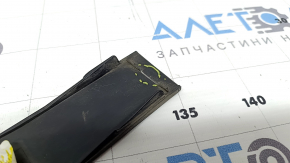 The rear bumper molding, outer right, Hyundai Santa Fe 24-26, has a broken mount.