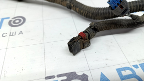 The rear bumper wiring for the Hyundai Santa Fe 24-26 parking sensors is broken.