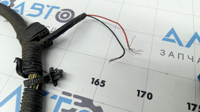 The rear bumper wiring for the Hyundai Santa Fe 24-26 parking sensors is broken.
