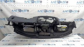 Mercedes W213 E 17-23 dashboard with AIRBAG without projection, black leather