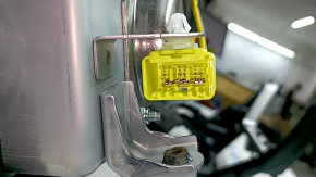 Subaru Forester 25-26 black dashboard with AIRBAG, with a cover for 2 light sensors, scratches on the cover