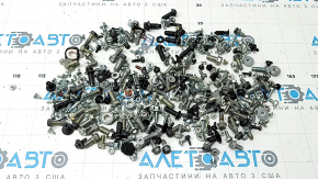 Incomplete set of interior hardware for Subaru Forester 25-26