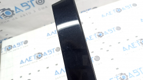 Toyota Highlander 20-26 rear right side door trim, scratches