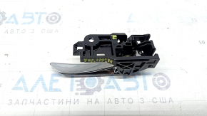 Toyota Highlander 20-25 inner rear left door handle