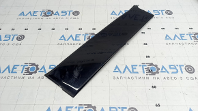 Toyota Highlander 20-26 front side door trim, scratches, broken mount