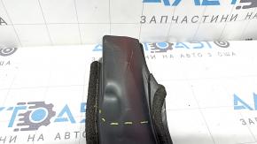 The right door-wing seal of the Lexus UX 19-26 is dented.